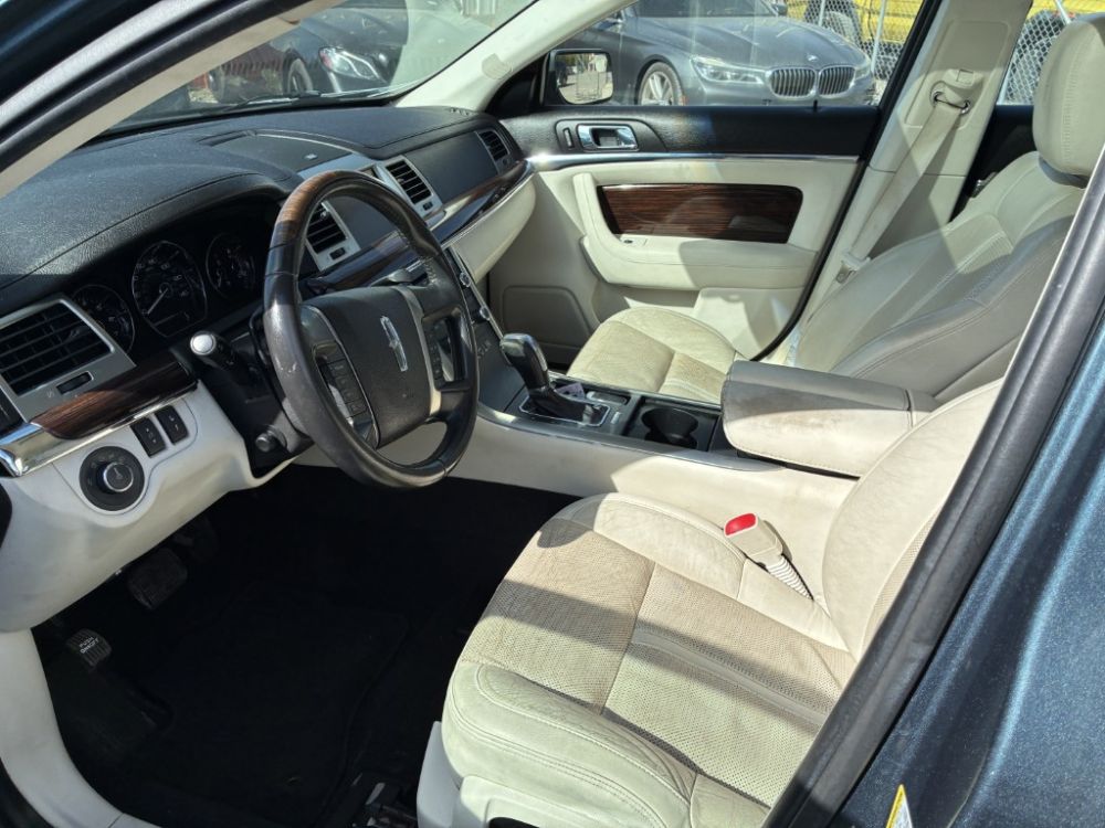 2010 Lincoln MKS - photo 5