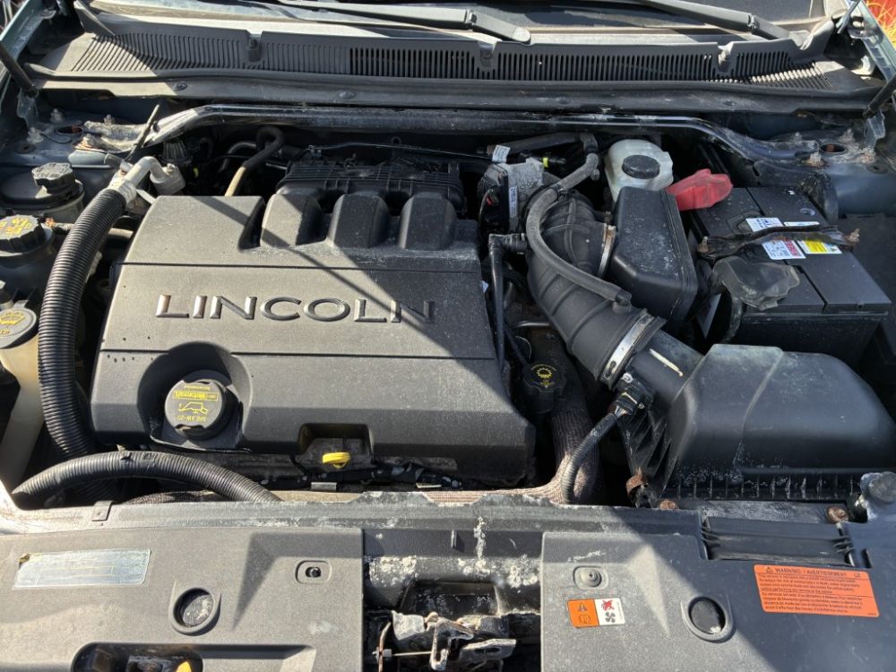 2010 Lincoln MKS - photo 6