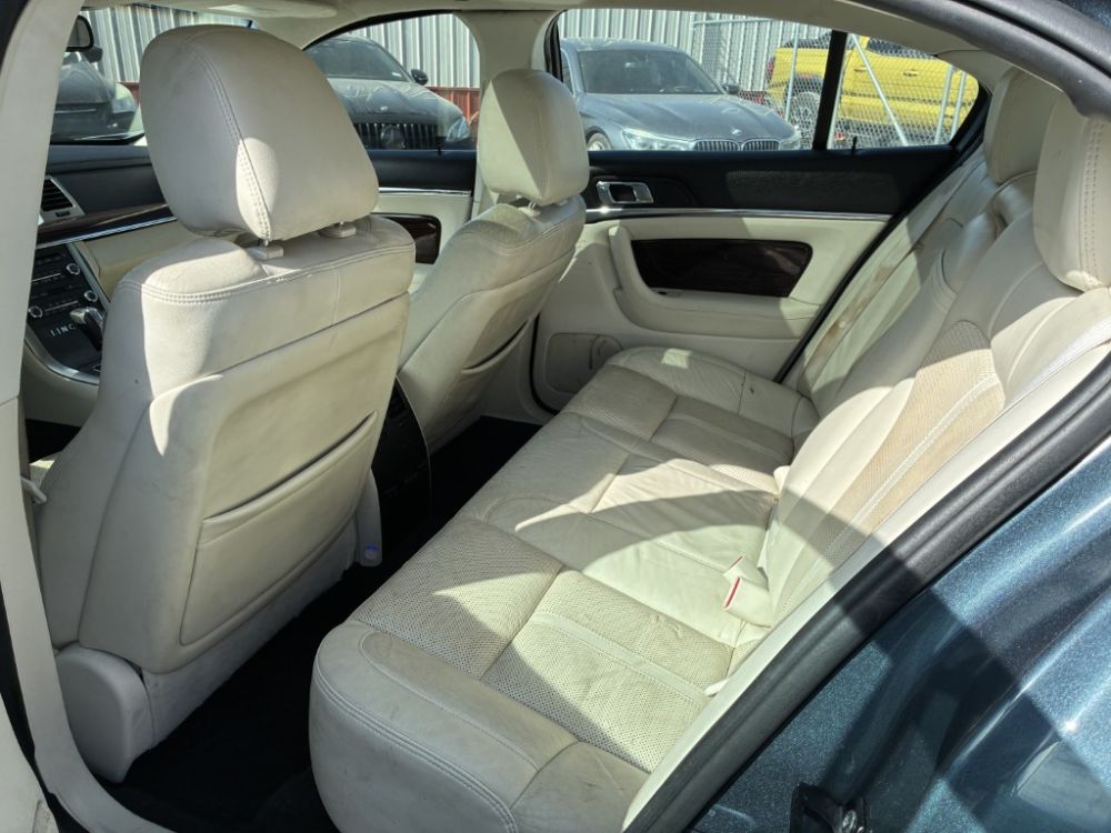 2010 Lincoln MKS - photo 7