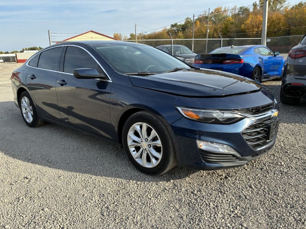 2018 Chevrolet MALIBU - photo 2