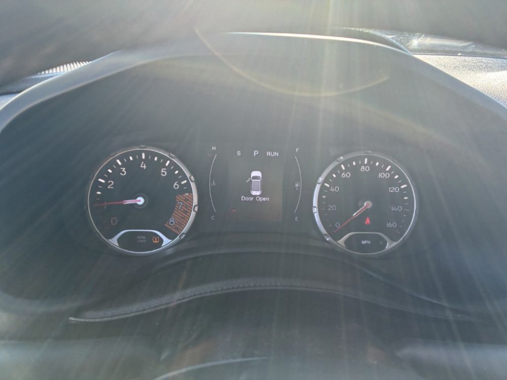 2020 Jeep RENEGADE - photo 6