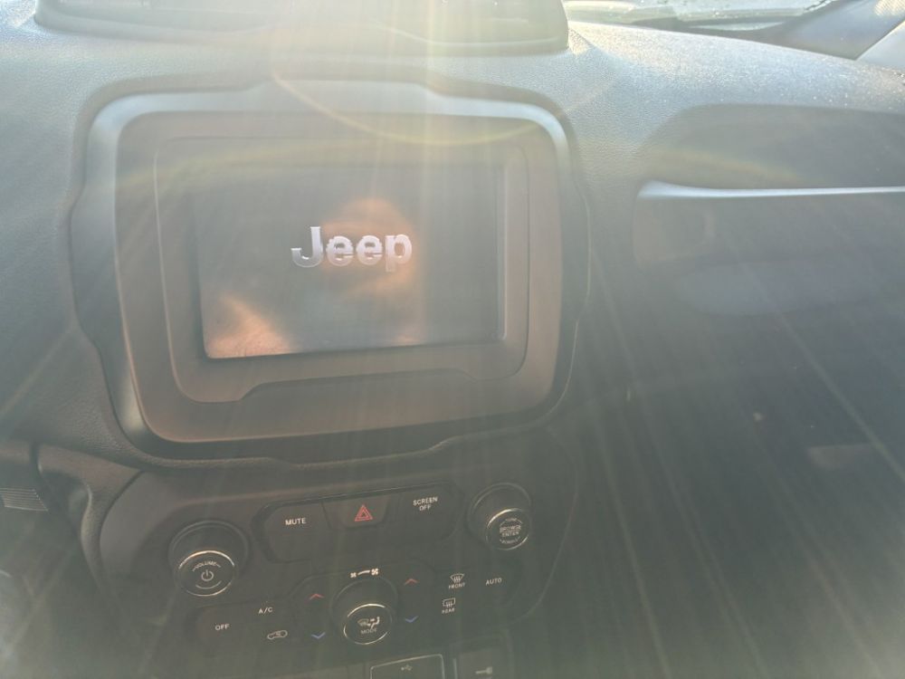 2020 Jeep RENEGADE - photo 10