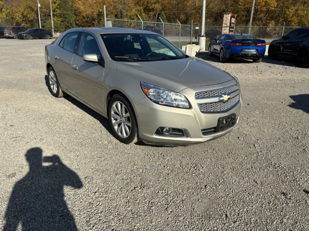 2013 Chevrolet MALIBU - photo 2