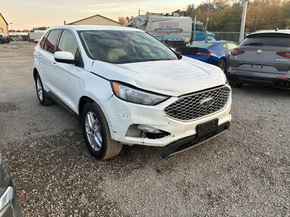 2023 Ford EDGE - photo 2
