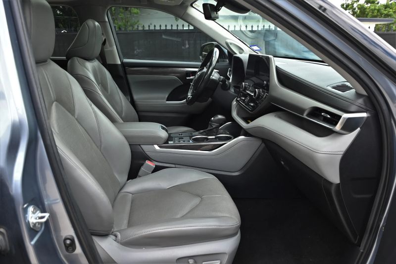 2023 Toyota Highlander Hybrid - photo 12