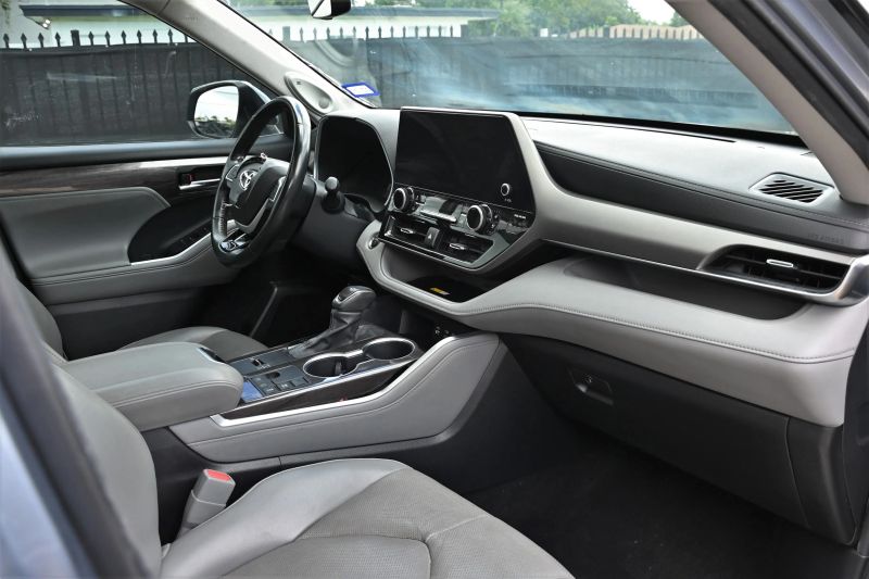 2023 Toyota Highlander Hybrid - photo 13
