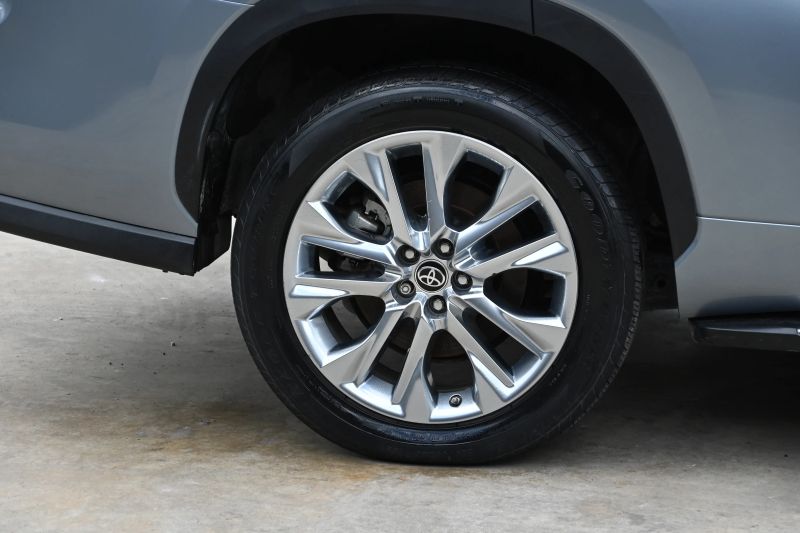 2023 Toyota Highlander Hybrid - photo 7