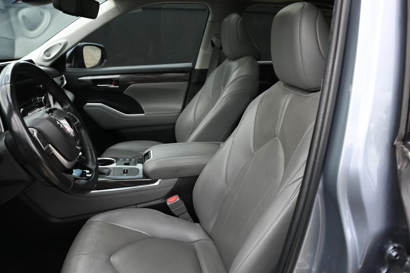 2023 Toyota Highlander Hybrid - photo 9