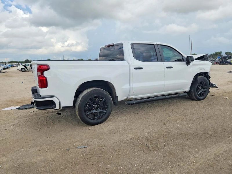 2025 Chevrolet Silverado 1500 Crew Cab - photo 3