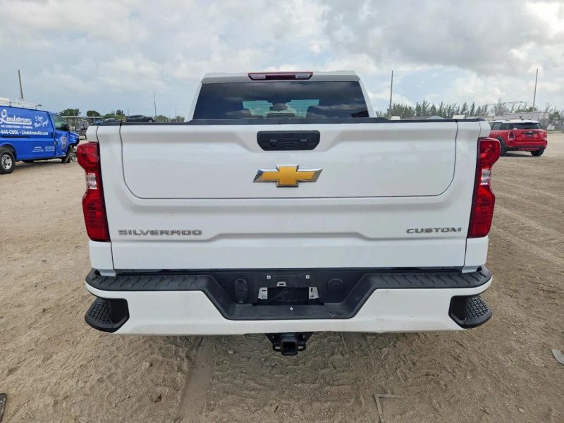 2025 Chevrolet Silverado 1500 Crew Cab - photo 6