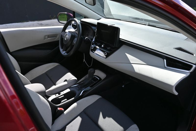 2025 Toyota Corolla - photo 12