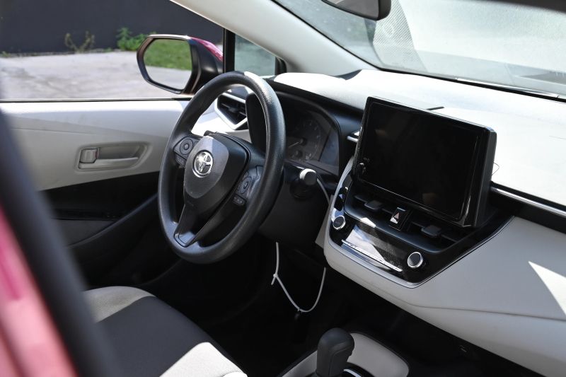 2025 Toyota Corolla - photo 8