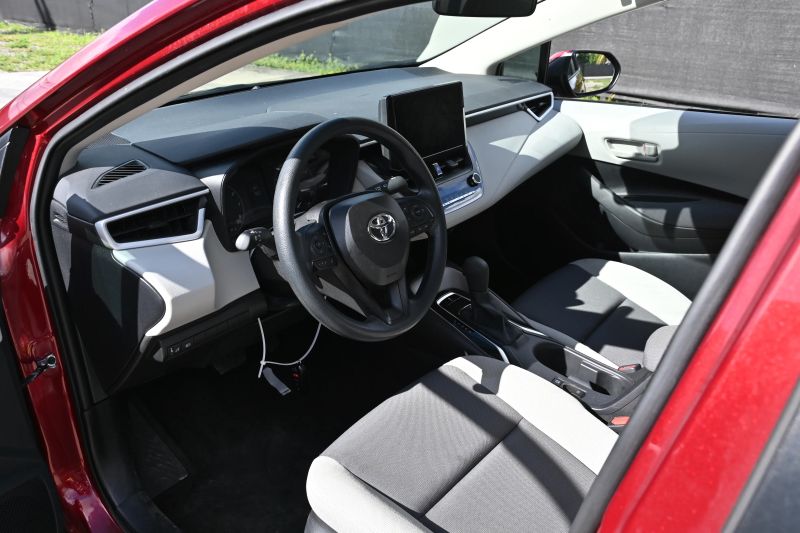 2025 Toyota Corolla - photo 9