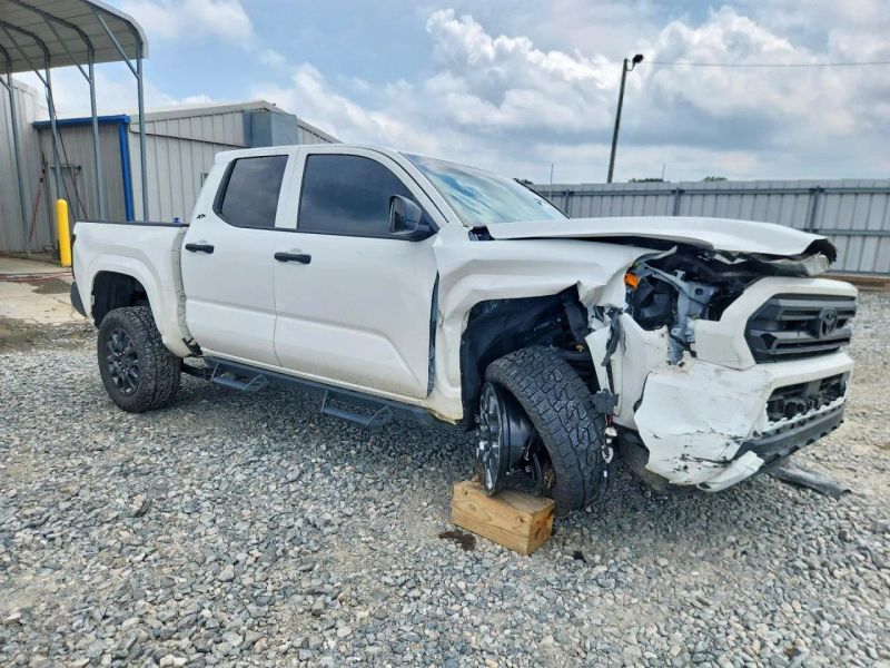 2025 Toyota Tacoma Double Cab - photo 2