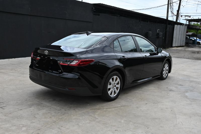 2026 Toyota Camry - photo 3