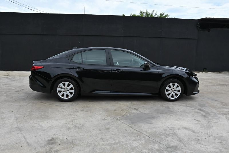2026 Toyota Camry - photo 7