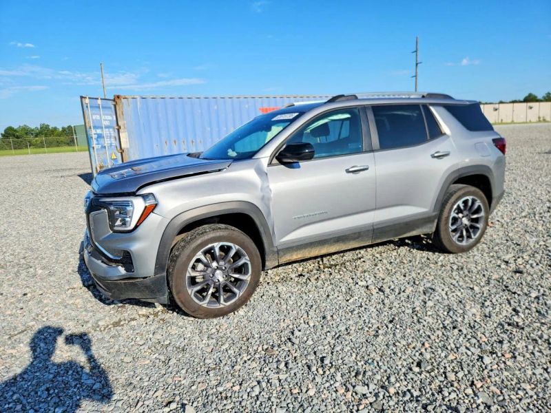 2026 GMC Terrain - photo 2