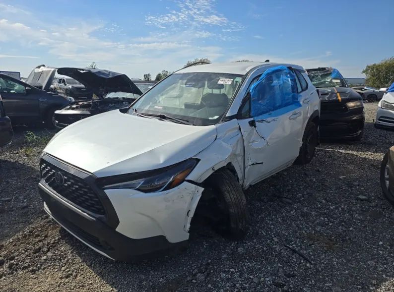 2025 Toyota Corolla Cross - photo 2