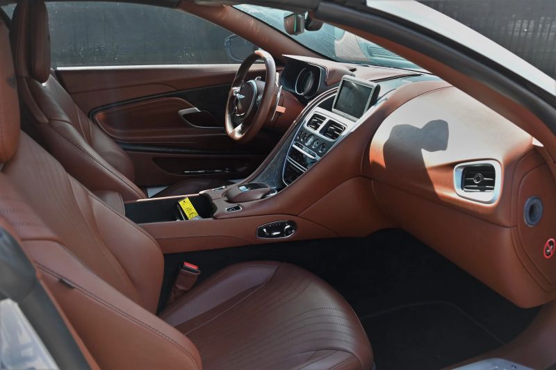 2020 Aston Martin DB11 - photo 16