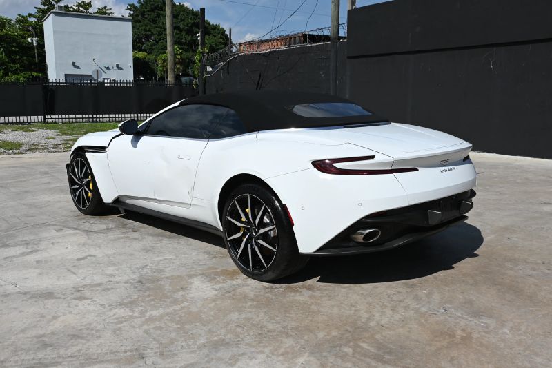2020 Aston Martin DB11 - photo 3