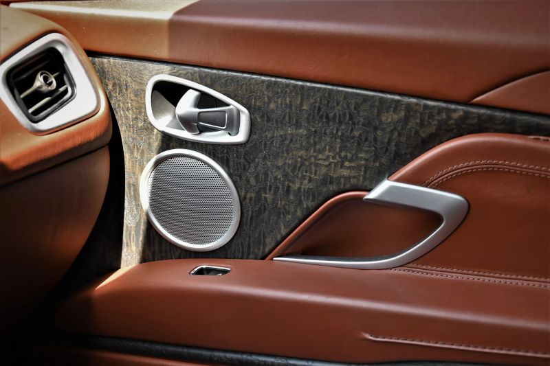 2020 Aston Martin DB11 - photo 21