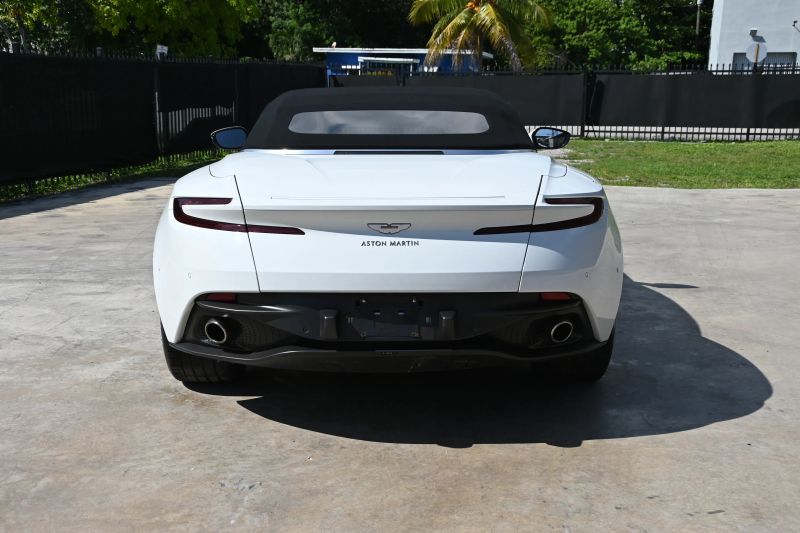 2020 Aston Martin DB11 - photo 4