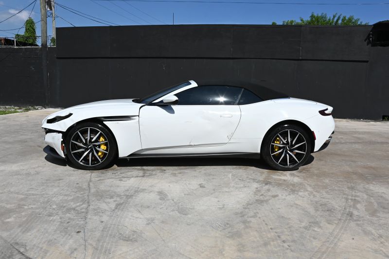 2020 Aston Martin DB11 - photo 7