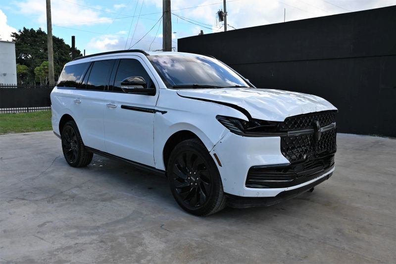 2025 Lincoln Navigator - photo 1