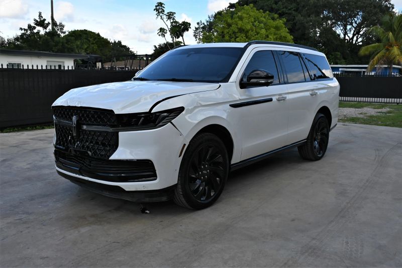 2025 Lincoln Navigator - photo 2