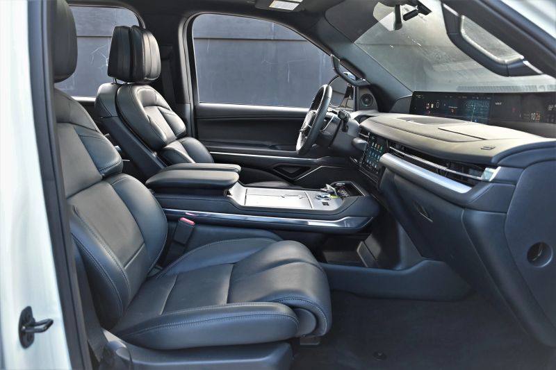 2025 Lincoln Navigator - photo 20