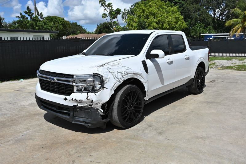 2023 Ford Maverick - photo 2