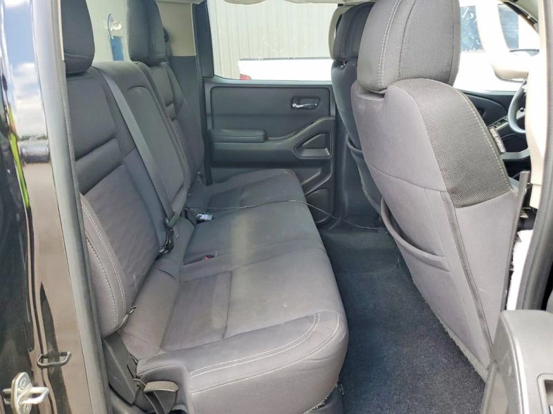 2022 Nissan Frontier Crew Cab - photo 10