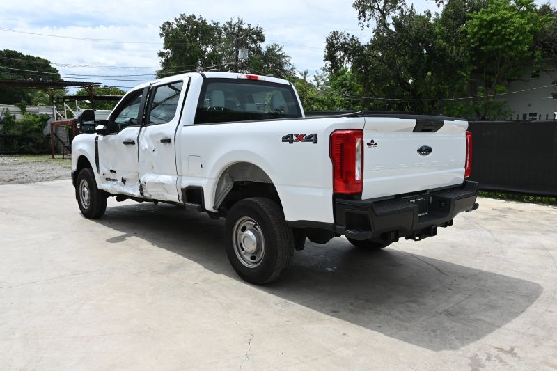 2023 Ford F250 Super Duty Crew Cab - photo 4