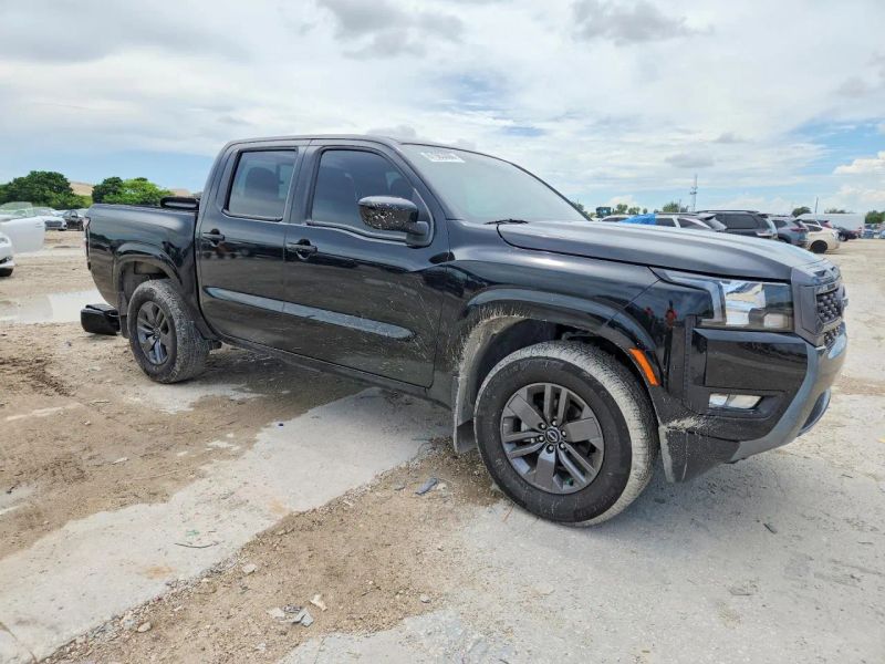 2025 Nissan Frontier Crew Cab - photo 2