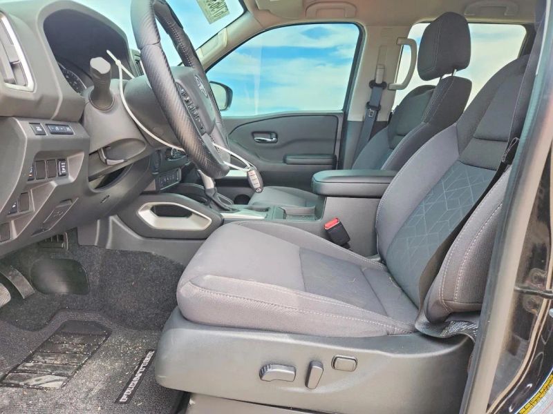 2025 Nissan Frontier Crew Cab - photo 7