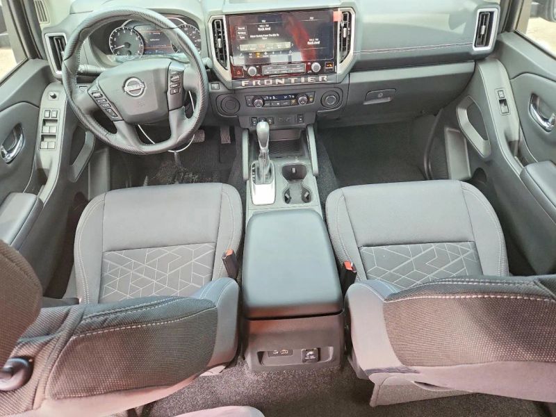 2025 Nissan Frontier Crew Cab - photo 8