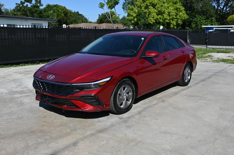 2025 Hyundai Elantra - photo 1