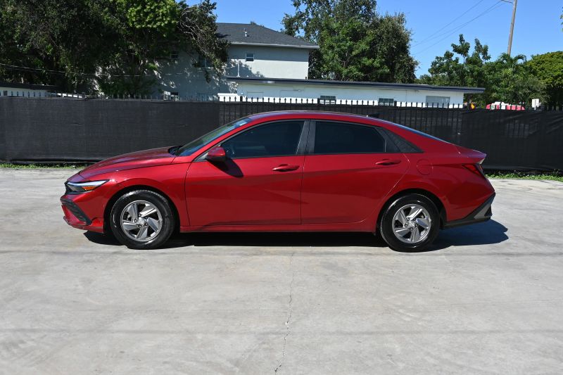 2025 Hyundai Elantra - photo 6