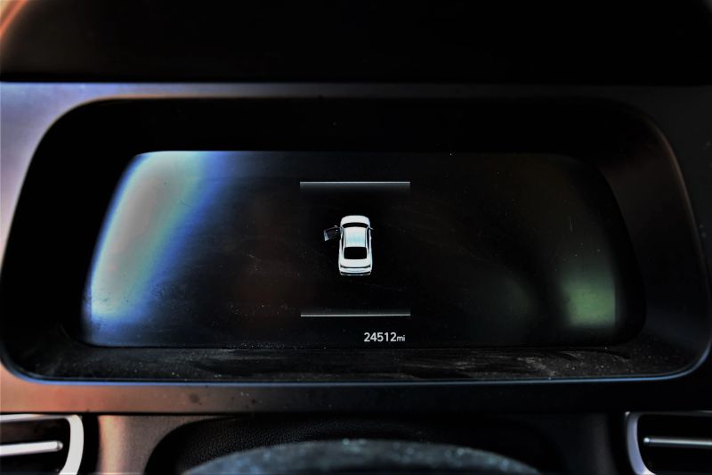 2025 Hyundai Elantra - photo 8