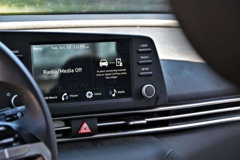 2025 Hyundai Elantra - photo 9