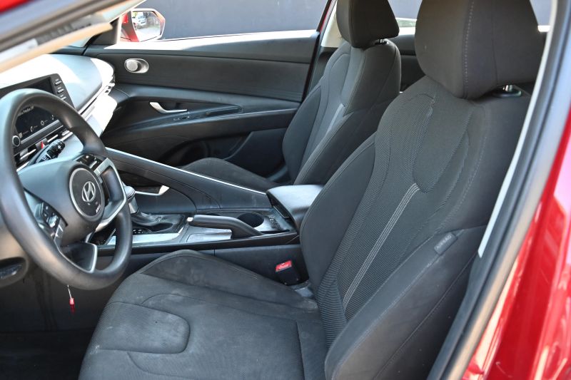 2025 Hyundai Elantra - photo 10