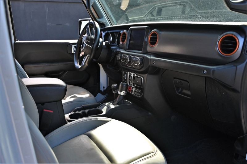 2023 Jeep Gladiator - photo 16