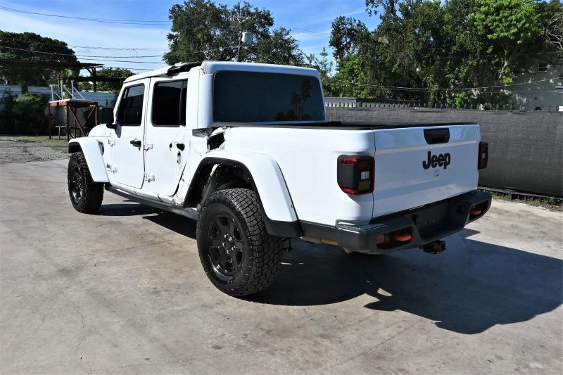 2023 Jeep Gladiator - photo 3