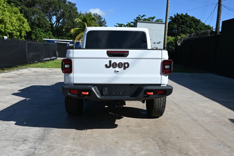 2023 Jeep Gladiator - photo 4