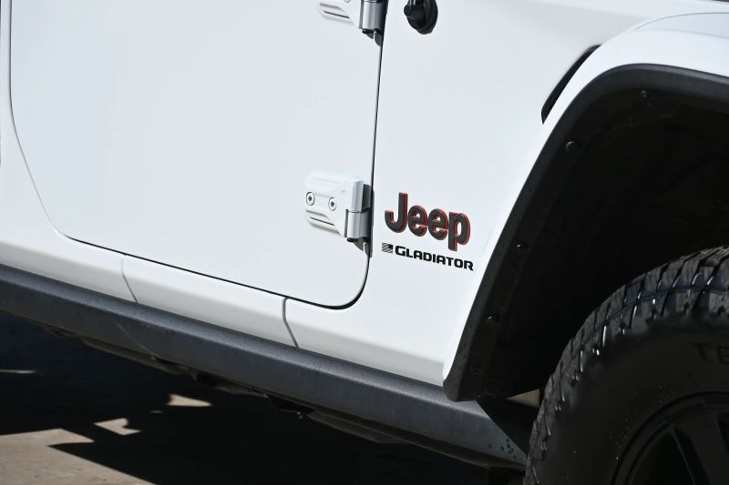 2023 Jeep Gladiator - photo 8