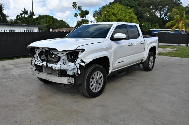 2024 Toyota Tacoma Double Cab - photo 2