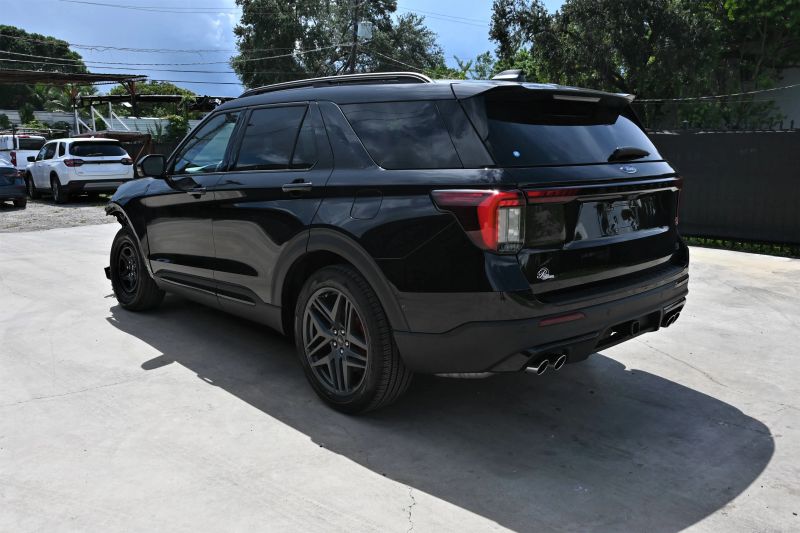 2026 Ford Explorer - photo 3
