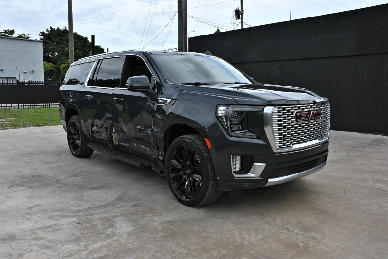 2022 GMC Yukon XL - photo 2