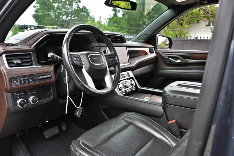 2022 GMC Yukon XL - photo 11