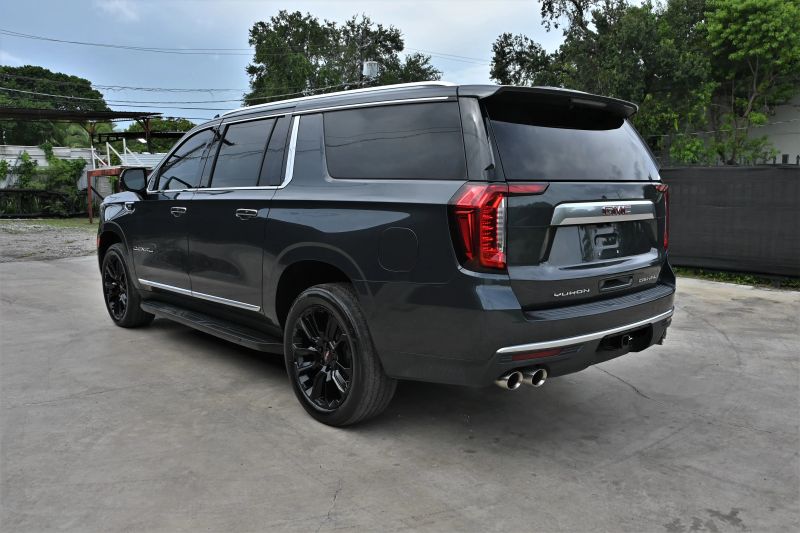 2022 GMC Yukon XL - photo 3
